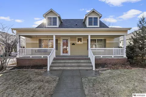 575 Nighthawk Rd, Lincoln, NE 68521