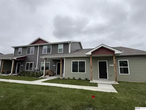2127 N Aaron Way, Fremont, NE 68025