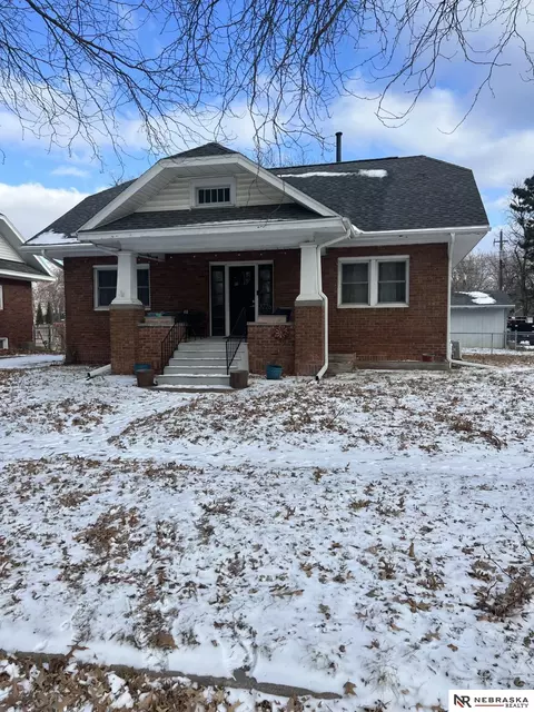 3226 N 52nd St, Lincoln, NE 68504