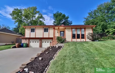 7504 S 47th St, Omaha, NE 68157