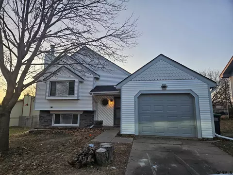 5612 N 107 St, Omaha, NE 68134