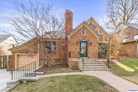 5127 Parker St, Omaha, NE 68104