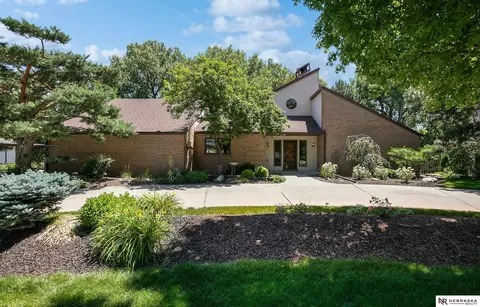 1300 Twin Ridge Rd, Lincoln, NE 68510