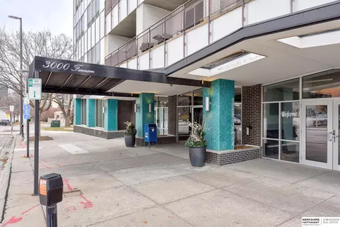 3000 Farnam St #5J, Omaha, NE 68131