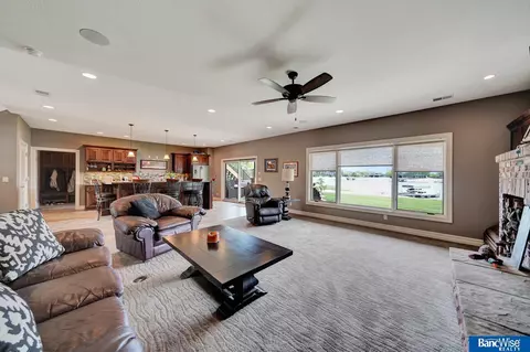 548 Sandy Pointe Pl, Ashland, NE 68003 photo 9