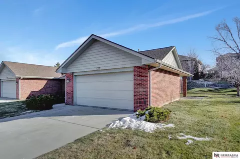 7206 Beaver Creek Ln, Lincoln, NE 68516