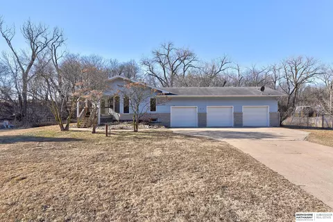 6610 S 245th St, Omaha, NE 68022