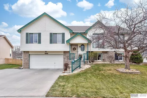 7527 Ernst St, Omaha, NE 68122