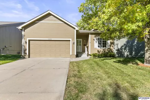 16058 Browne St, Omaha, NE 68116