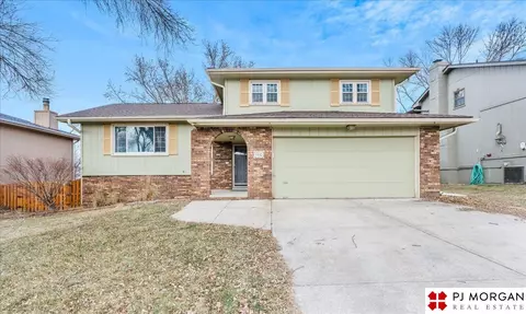 1410 Cherry Tree Ln, Papillion, NE 68133
