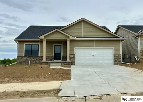 13059 S 44th Ave, Papillion, NE 68046