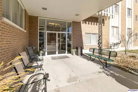 500 S 37th St #505, Omaha, NE 68105
