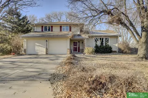 1212 N 147th Plz, Omaha, NE 68154