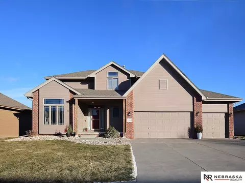 16524 Willow St, Omaha, NE 68136