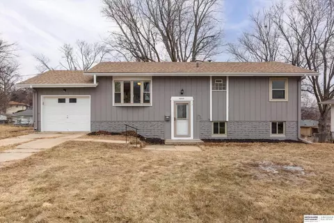 14048 Weir St, Omaha, NE 68137