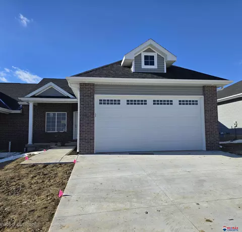 5843 S 94th St, Lincoln, NE 68526