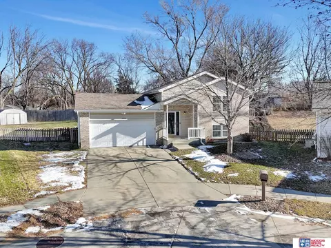 5808 S 7th Street Ct, Lincoln, NE 68512
