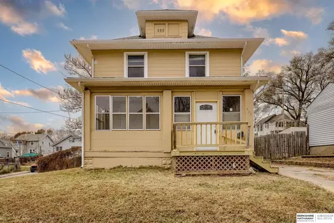924 S 25th St, Omaha, NE 68105
