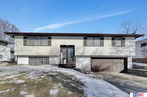 5020 Boeckner Ave, Lincoln, NE 68516