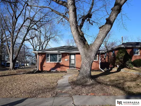 2155 S 59th St, Lincoln, NE 68506