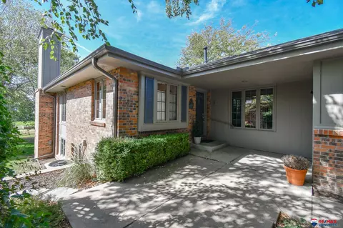 5515 S 73rd St, Lincoln, NE 68516