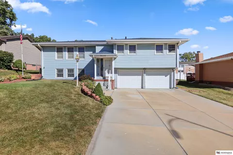 9556 N St, Omaha, NE 68127