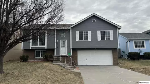 18709 T St, Omaha, NE 68135