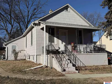 2130 S 49 St, Omaha, NE 68106