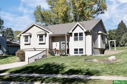 15068 Hillside Dr, Omaha, NE 68154