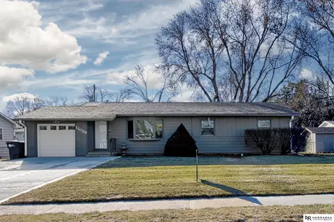 11029 Westover Rd, Omaha, NE 68154