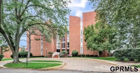 3702 Jackson St #301, Omaha, NE 68105