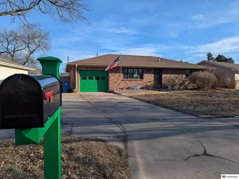 1121 Clearview Blvd, Lincoln, NE 68512