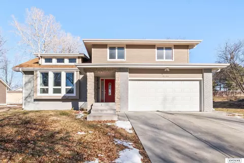 6236 Briar Rosa Dr, Lincoln, NE 68516