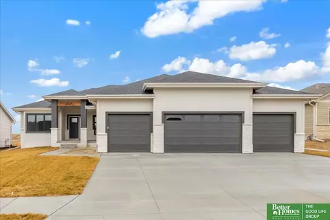 21126 Jessie Ave, Elkhorn, NE 68022