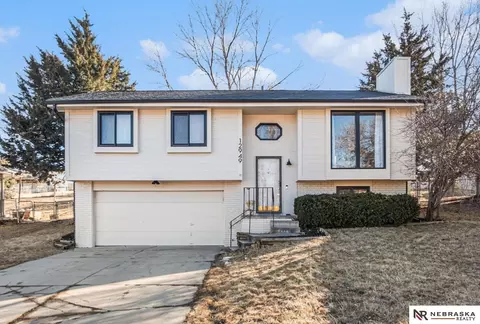12949 Laurel Ave, Omaha, NE 68164