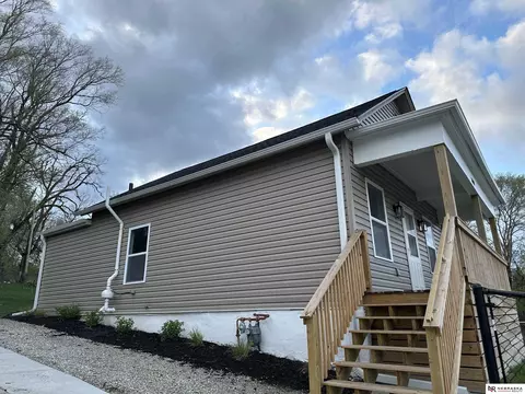2808 N 30 St, Omaha, NE 68111