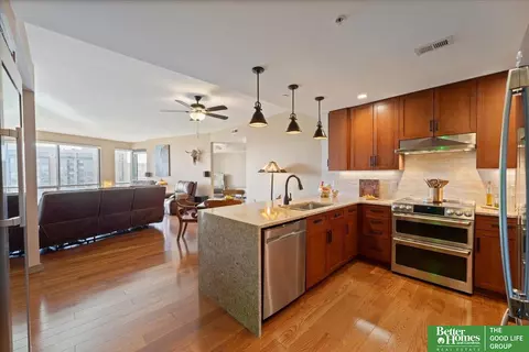 120 S 31 Ave #5502, Omaha, NE 68131