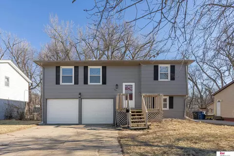 5531 N 66th St, Omaha, NE 68104