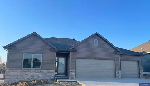 21101 Meredith Ave, Elkhorn, NE 68022
