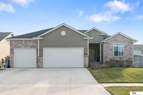 9401 Colby St, Lincoln, NE 68505