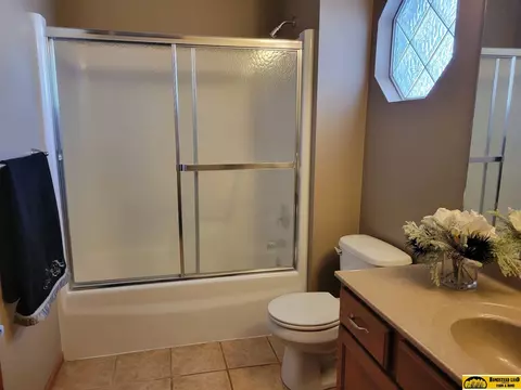 Bath - 501 Madison St, Pickrell, NE 68422 photo 3 of 4