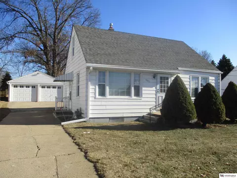 4605 S 45 St, Omaha, NE 68117