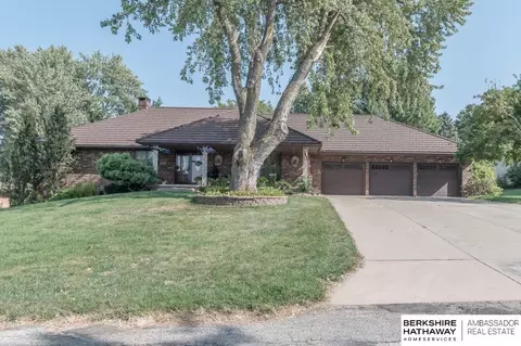 7062 Starlite Dr, Omaha, NE 68152