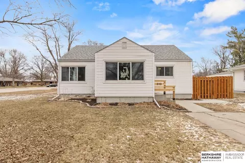 310 J St, David City, NE 68632