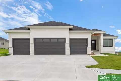 20122 T St, Omaha, NE 68135