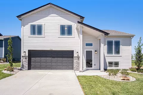 11064 Craig St, Omaha, NE 68142