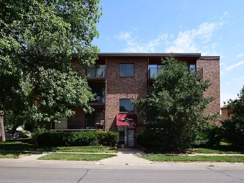 2400 A St #15, Lincoln, NE 68502