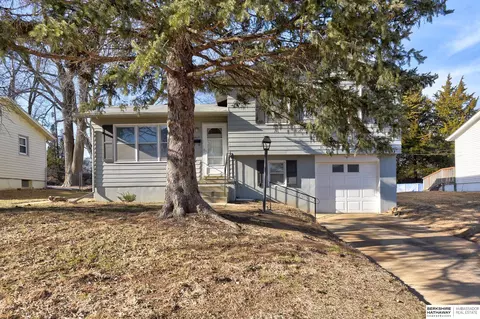 5630 N 69th Ave, Omaha, NE 68104