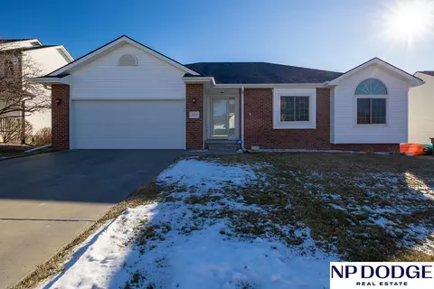 2829 Oshea Dr, Lincoln, NE 68516