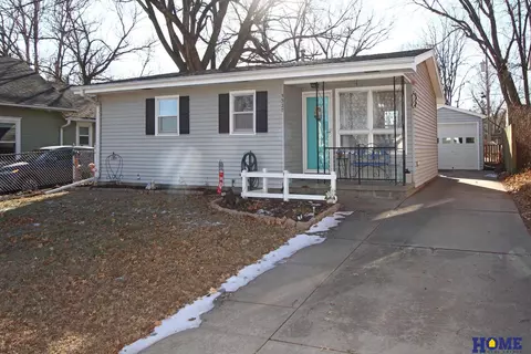 5327 Cooper Ave, Lincoln, NE 68506